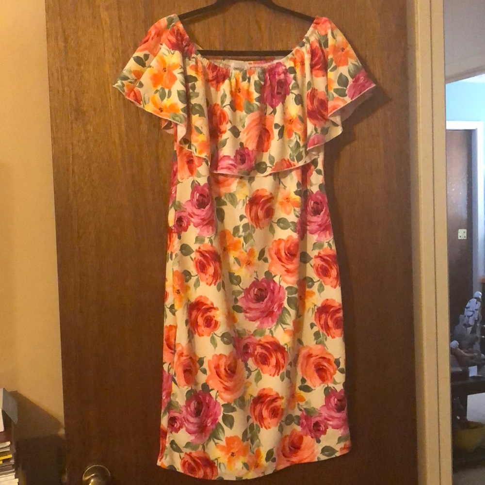 Dress, great for summer fun date!! Wear off the shoulders also.